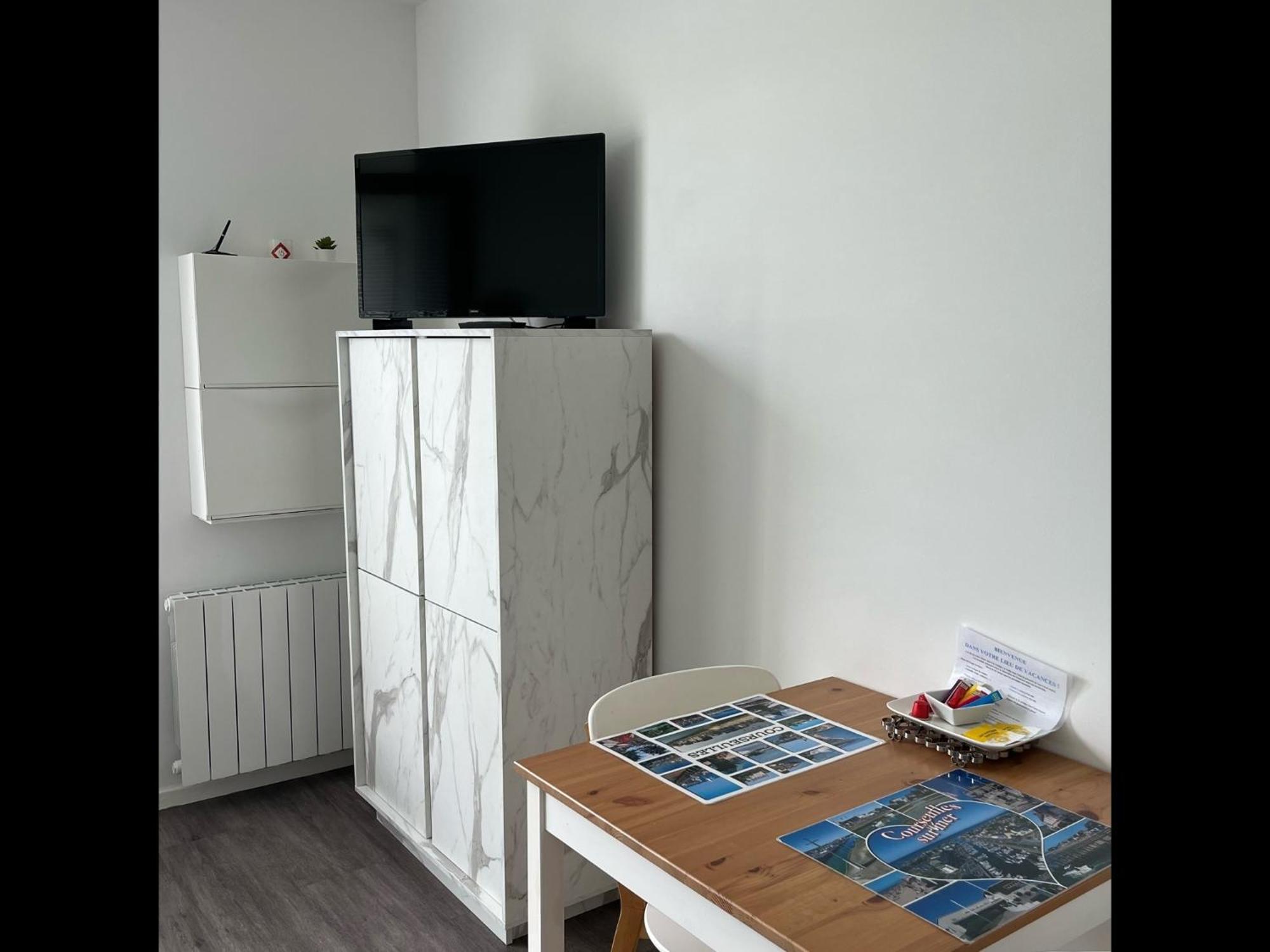 Le Petit Normand - Studio Avec Jardin A 500 M De La Plage Courseulles-sur-Mer Esterno foto